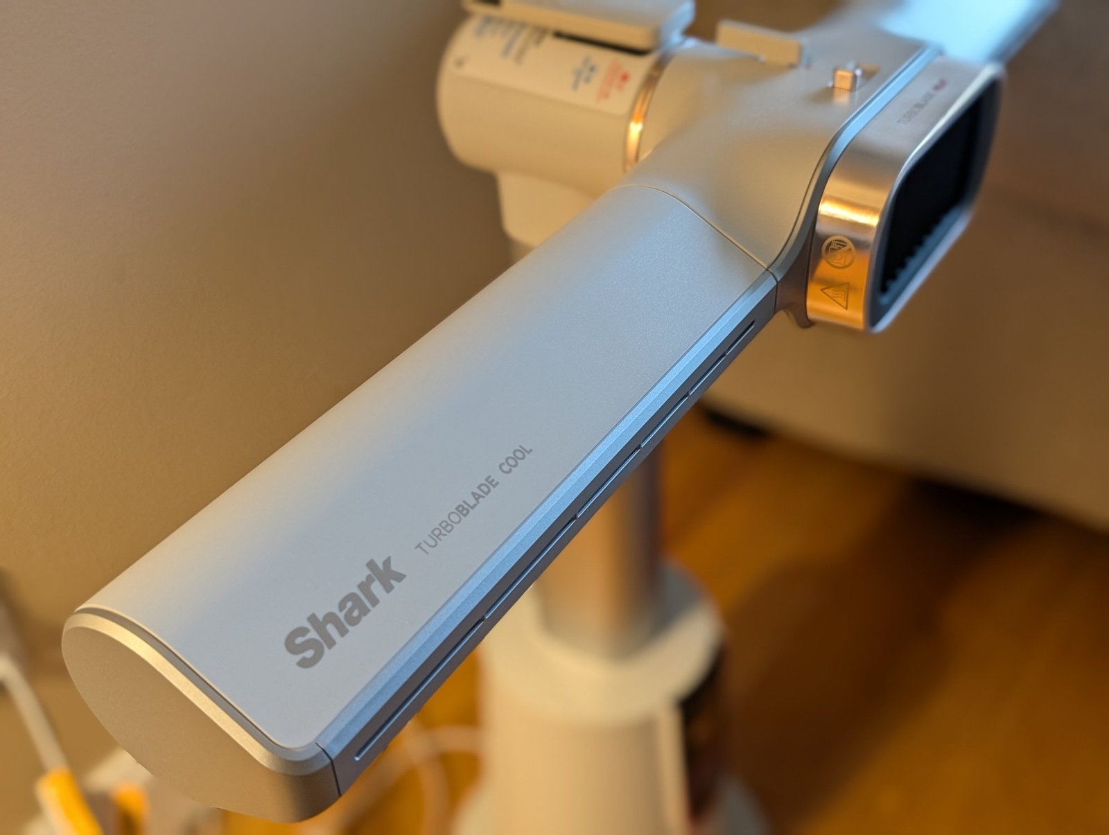 the side of the shark turboblade cool + heat