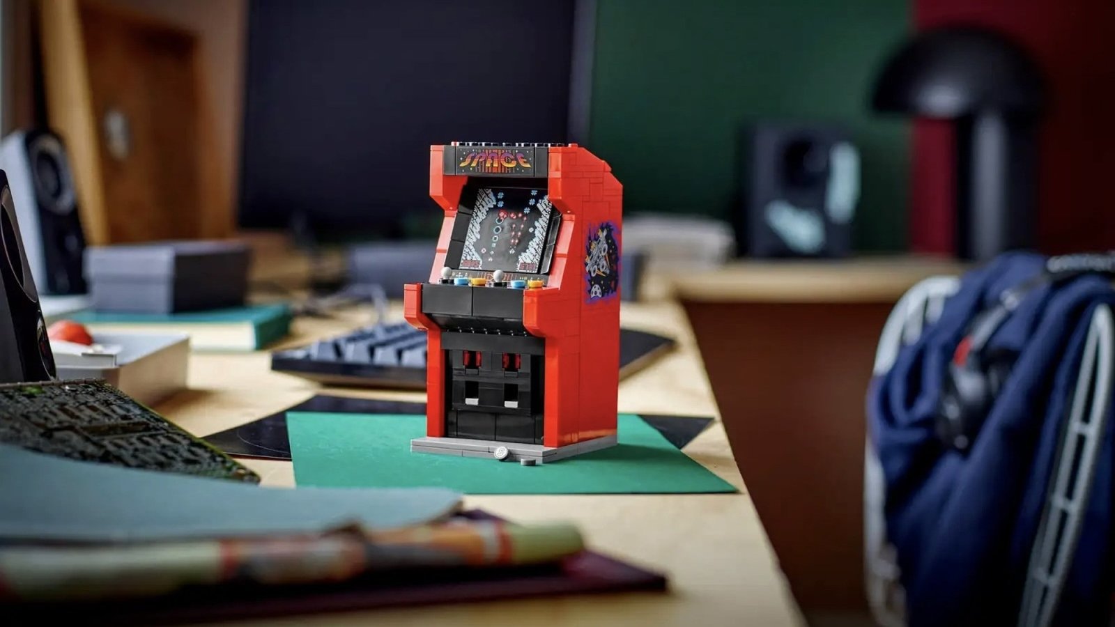 Arcade Machine lego set on desk