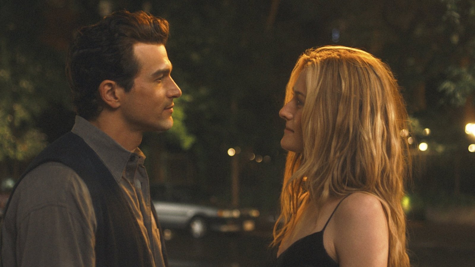Paul Anthony Kelly and Sarah Pidgeon in "Love Story: John F. Kennedy Jr. & Carolyn Bessette."